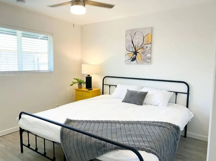 Stylish Central Phoenix 2Br Townhouse With King Beds, Grill, And Free Parking Near Downtown And Sky Harbor 0*,  USA
